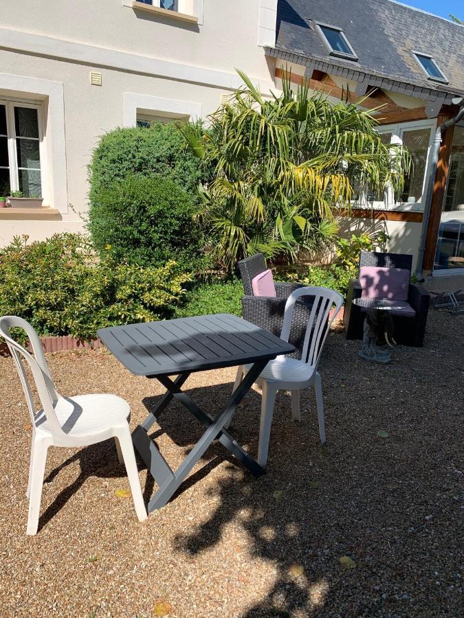 Le Petit Manoir Bed & Breakfast Farceaux Exterior photo