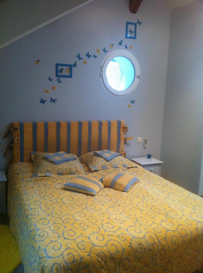 Le Petit Manoir Bed & Breakfast Farceaux Exterior photo